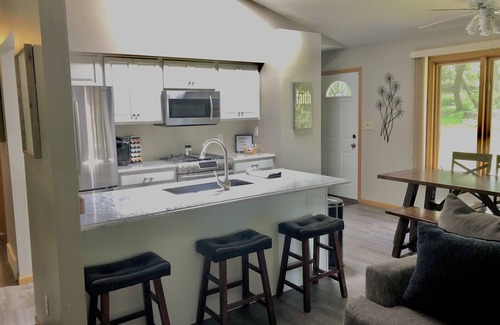 Williams Bay Casa | Dons Bay Getaway in Lake Geneva