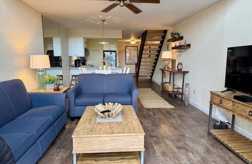 Port Clinton Condominio | Don’t Miss Out! 2 bedroom lake front loft condo with beautiful amenities