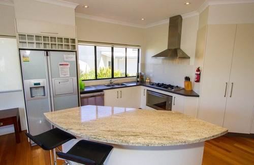 Agnes Water Casa | DONT PANIC Beach Houses Estate