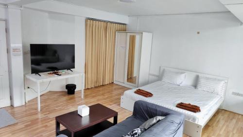 Nana Cabina | Doodle Lodge Bangkok