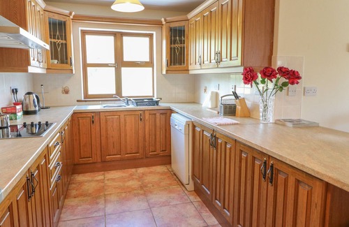 Castletownsend Cabaña | DOONEEN, family friendly in Castletownshend, County Cork