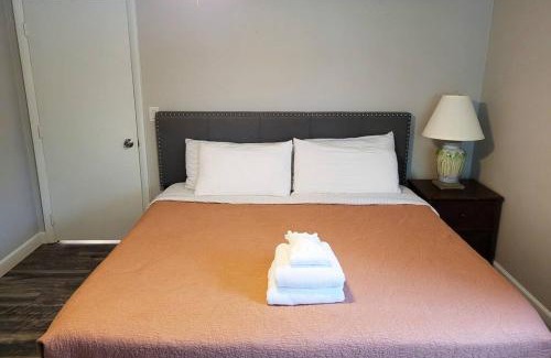 Sturgeon Bay Casa | Door County Cottage, near Haines Beach!