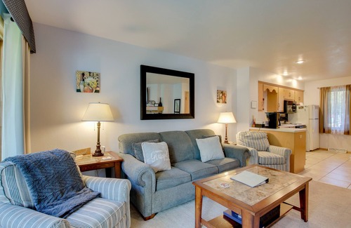 Fish Creek Condominio | 'Door County Getaway' - Walk to State Park!