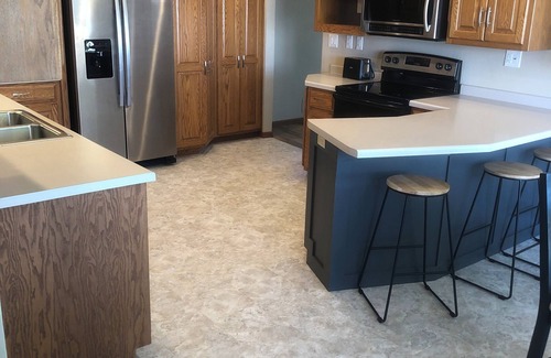 Sturgeon Bay Casa | Door County Spacious 5 Bedroom Agrotourist Retreat-Outdoor Pool-No Cleaning Fee!