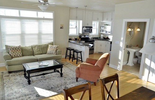 Sturgeon Bay Cabaña | Door County Waterfront Cottage con piscinas cubiertas / al aire libre