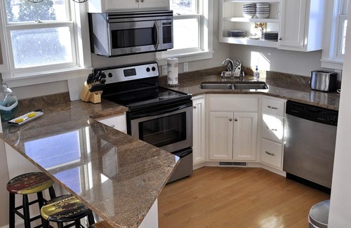 Sturgeon Bay Cabaña | Door County Waterfront Cottage con piscinas cubiertas / al aire libre