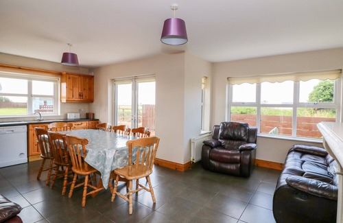 Hook Head Casa | DOORNOGUE, family friendly in Fethard-On-Sea, County Wexford