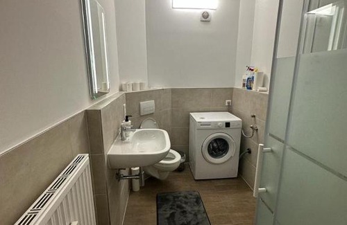 Osnabrueck Casa | Doppelzimmer in einer Dreizimmerwohnung mit Bad und Küche