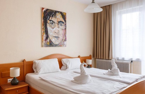 Morbisch am See Cabaña | Doppelzimmer mit Kleinem Balkon - Pension Laubenhof