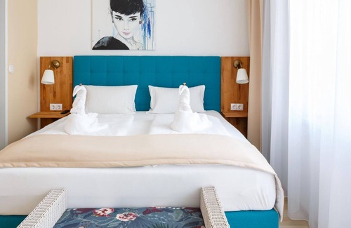Morbisch am See Cabaña | Doppelzimmer mit Boxspringbett, Balkon - Pension Laubenhof