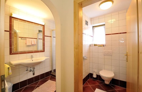 Eben im Pongau Casa | Doppelzimmer mit Du od. Bad, WC, TV, Tel - Hotel-restaurant Schwaiger
