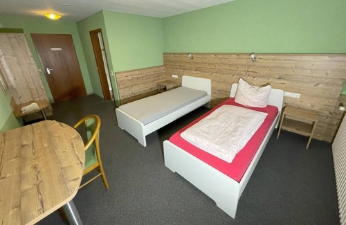 Ottenhausen Apartamento | Doppelzimmer mit Balkon - Gästehaus Rössle 6