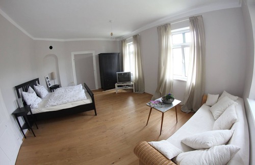 Borken Apartamento | Doppelzimmer Schwalmpforte Inklusive Schlafcouch mit Gemeinschaftsbadezimmer, Max. 3 Personen