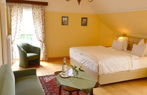 Millstatt Casa | Doppelzimmer Seeblick - Schlosshotel See-villa