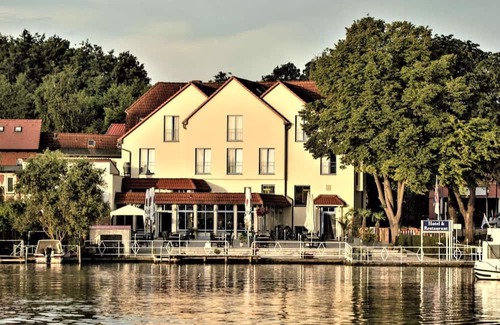 Muritz Casa | Doppelzimmer Standard Seeseite - Hotel Müritzterrasse Objekt-id 154221