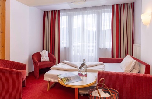 Schuttdorf Casa | Doppelzimmer Superior Enzian, Halbpension - Hotel Latini
