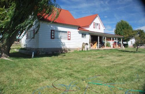 Escalante Casa | Dora's Country Cottage