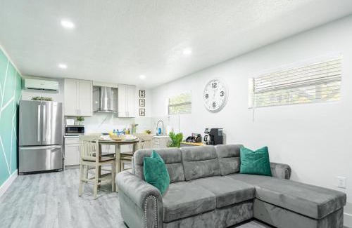 Mount Dora Apartamento | Dora's Haven Getaway-Cozy 1Bedroom with Boat or Camper Parking- Free