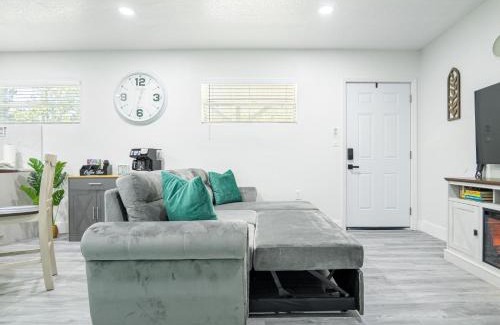 Mount Dora Apartamento | Dora's Haven Getaway-Cozy 1Bedroom with Boat or Camper Parking- Free