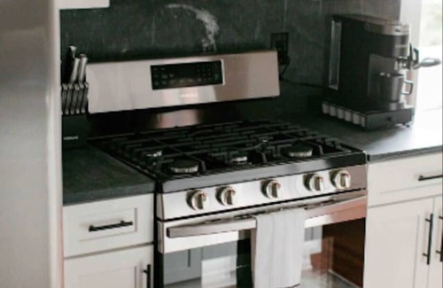 Court House Hill Casa | Dorchester- 2 King beds in downtown Lynchburg!