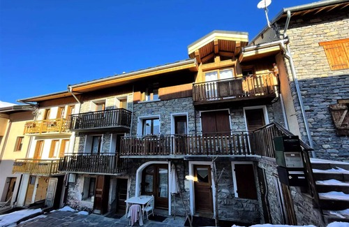 Saint-Marcel Chalet De Esquí | Dorfhaus renoviert auf 3 Ebenen 4 Zimmer für 6 Personen in St Marcel