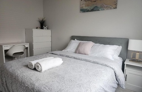 Ottawa Division Casa | Dorothy's Deluxe room