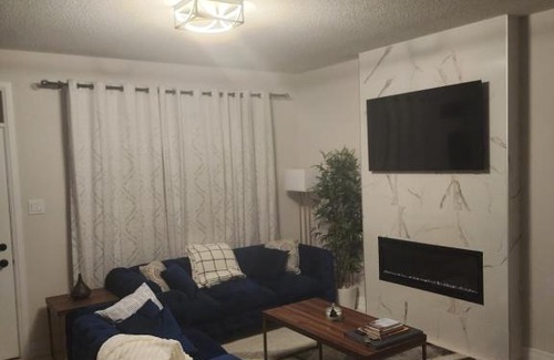 Ottawa Division Casa | Dorothy's Deluxe room