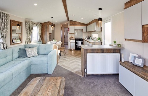 Bridport Casa | Dorset - Freshwater Beach Holiday Home ...with its own private beach!