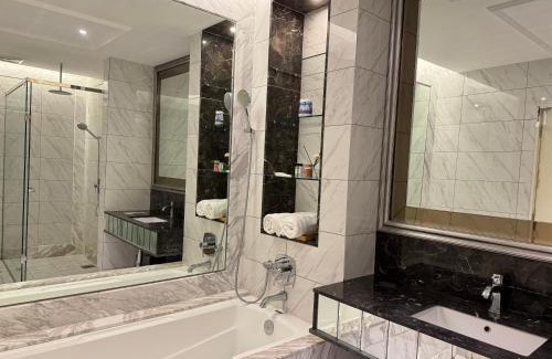 Sri Hartamas Apartamento | Dorsett Residence Sri Hartamas by Chengal with Bathtub, Rooftop Pool, KL City Centre, Round the Clock Security, Netflix, Youtube, Free Parking