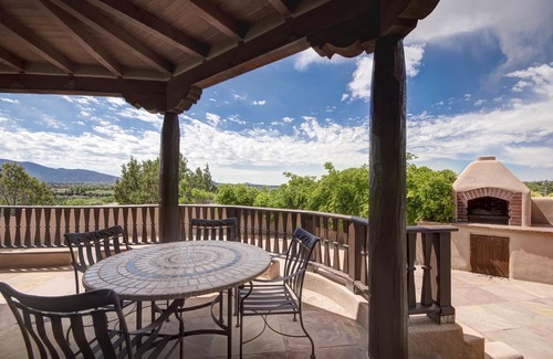 Santa Fe Casa | Dorthia Garden Retreat & Views | Stunning 360 View