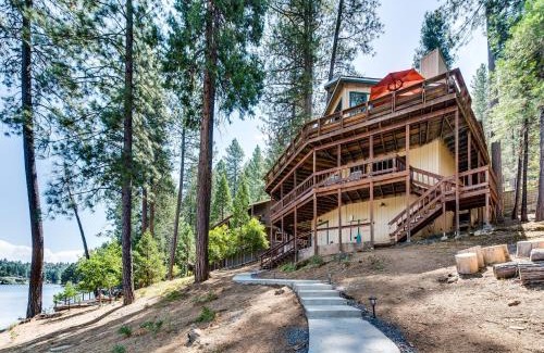 Groveland Casa | Dos Pinos Spacious Lakefront Cabin with Game Room