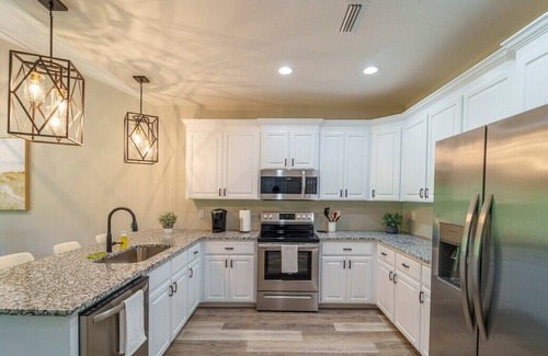 Dothan Casa | Dothan Getaway for Work or Play!