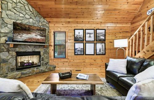 White Oak Lodge Casa | Dotties Place Hot Tub, Arcade, Resort Gameroom
