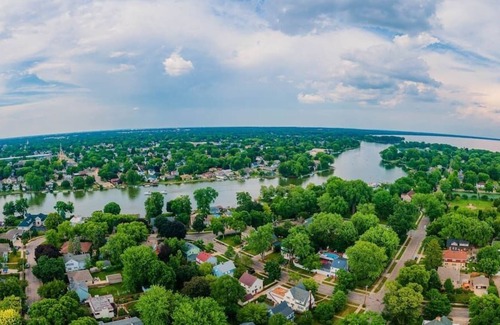 Menasha Casa | Doty Island Destination Home - Luxury Living