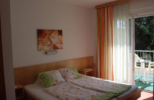 Klopein Cama Y Desayuno | Double room, balcony, lake view/ lake side - Pension Agnes
