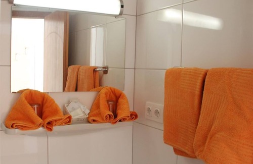 Klopein Cama Y Desayuno | Double room, balcony, lake view/ lake side - Pension Agnes