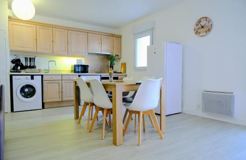 Melun Apartamento | Double Apparts - Spacieux 140 m2 - 4 Ch - Entrée autonome- 2 Parkings Privé Gratuit