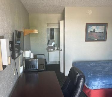 Amarillo Apartamento | Double Bed Hotel Room 117