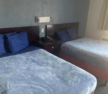 Amarillo Apartamento | Double Bed Hotel Room 112