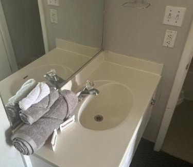 Amarillo Apartamento | Double Bed Hotel Room 112