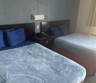 Amarillo Apartamento | Double Bed Hotel Room 112