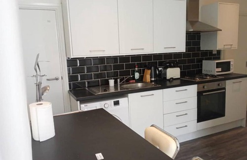 Burnley Casa | Double bed (R1) close to Burnley city centre