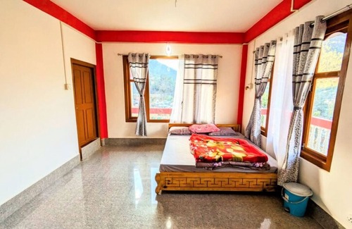 Bomdila Cama Y Desayuno | DOUBLE BED SUPER DELUXE ROOM