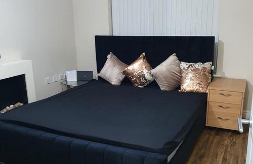 Cheadle Casa | Double bedroom in Cheadle