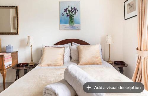 Hammersmith and Fulham Casa | Double bedroom in homely, 5 bedroom family house by the river in Fulham