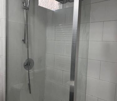 Salford Casa | Double-Bedroom in the Heart of Salford Manchester Perfect for Short Stays GCSW3