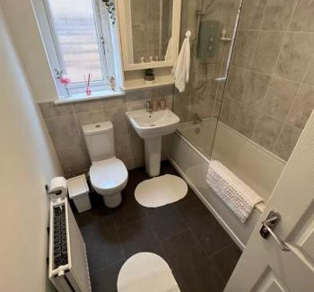 Edinburgh Casa | Double Bedroom With Dedicated Private Bathroom