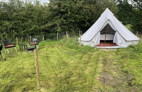 Loughborough Cabina | Double Bell Tent Farm Stay