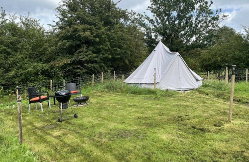Loughborough Cabina | Double Bell Tent Farm Stay