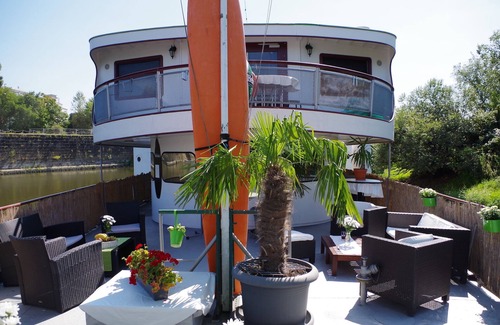 Leipziger Vorstadt Apartamento | Double cabin on a residential ship